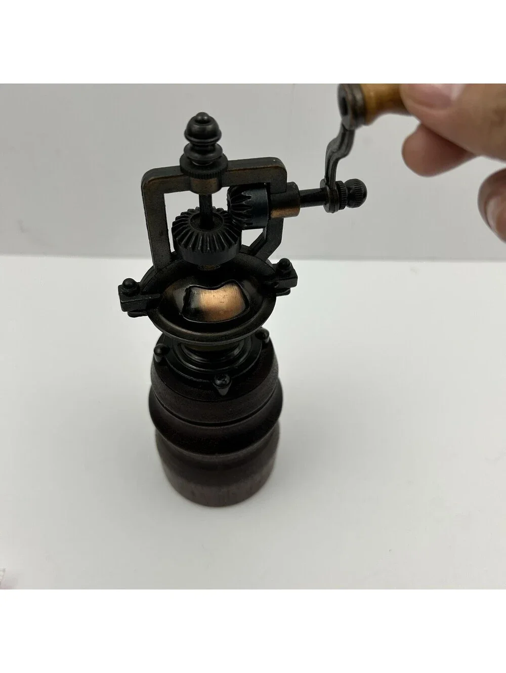 Antique Style Hand Crank Pepper Mill Grinder Vintage Copper Wood Mechanism  A205